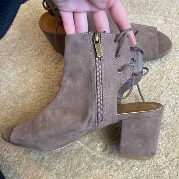 Chunky open toe booties - Picture 4 of 5